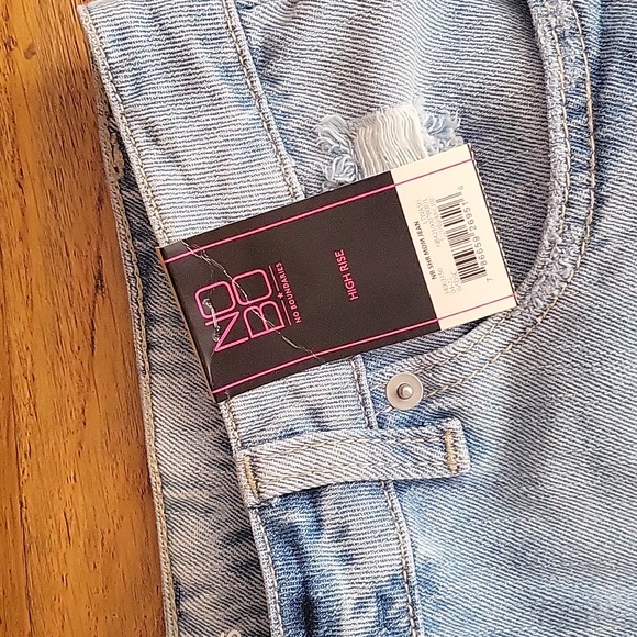 Mom Jean - Picture 2 of 2